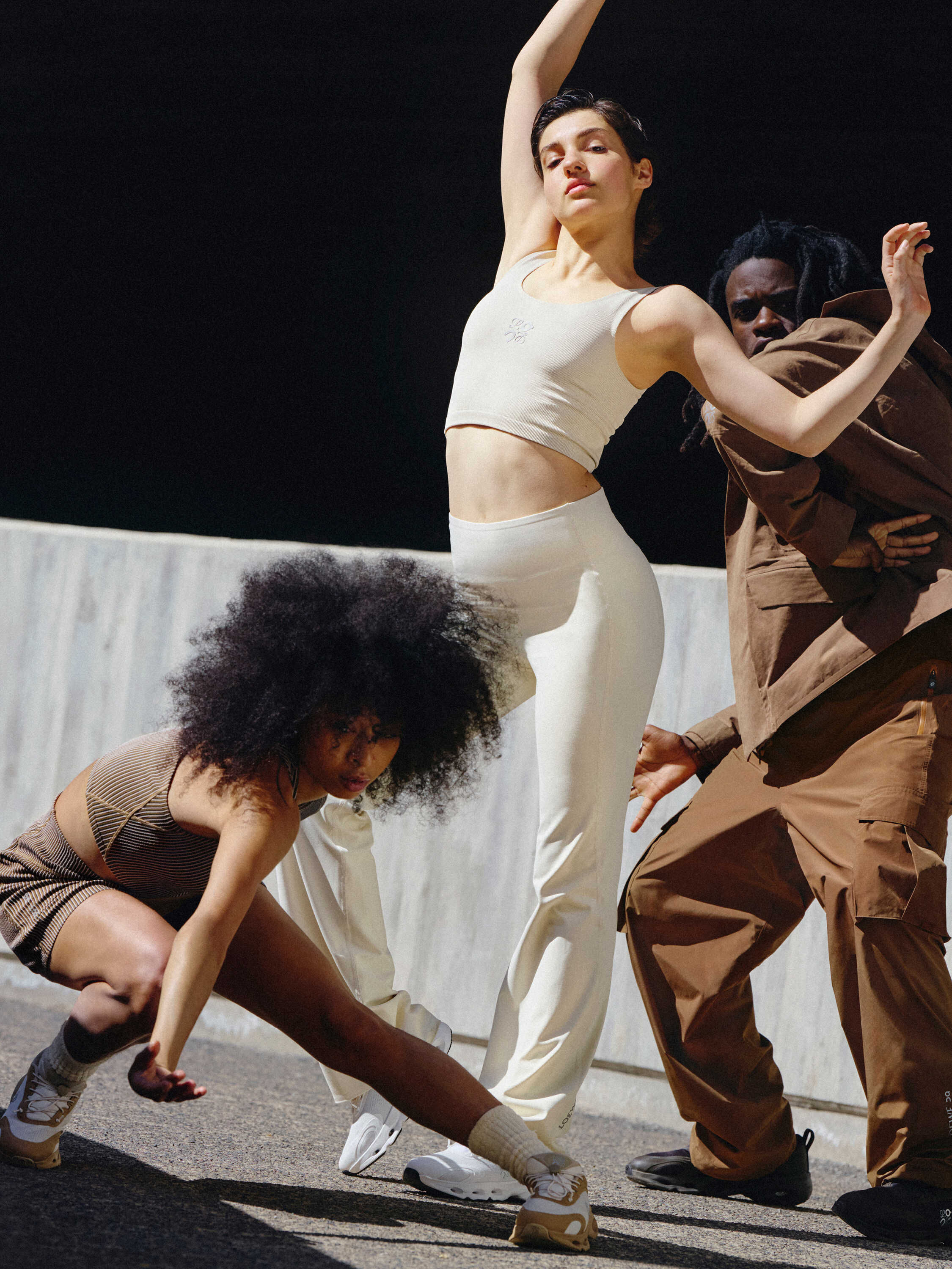 ロエベ x オン 最新コラボレーション 2025 - LOEWE - LOEWE